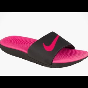 NIKE Girls hot pink Kawa Slides